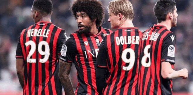 瓦伦西亚是皇马系还是巴萨系